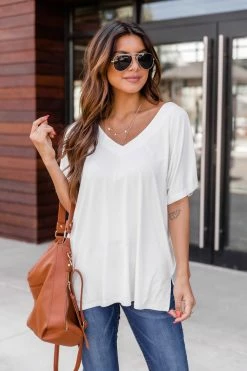 Best deal 🔔 Pink Lily Everyday Classic V-Neck Basic Tee FINAL SALE 🔥