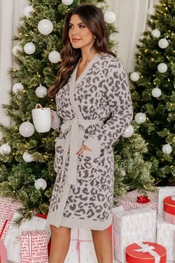 Best reviews of 🤩 Pink Lily Making Snow Angels Grey Small Leopard Print Robe 🔥 -lounge-tops shop 186046 12 650x
